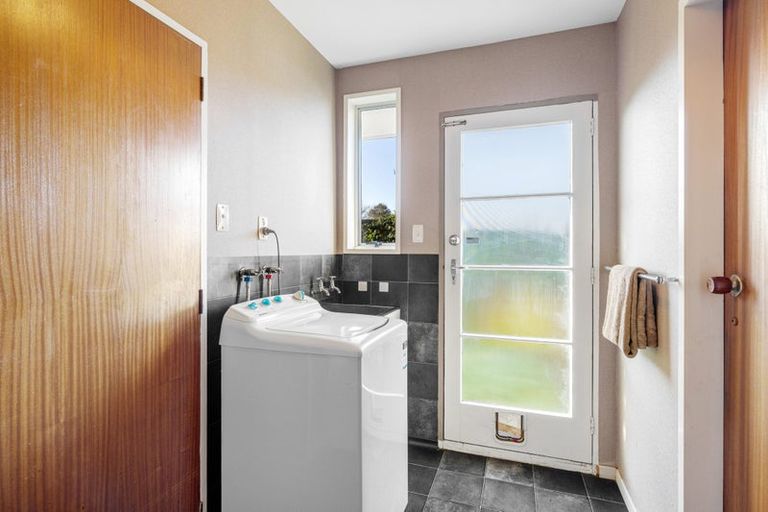 Photo of property in 96 Englefield Road, Northwood, Christchurch, 8051