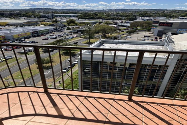 Photo of property in 13h/18 Ronwood Avenue, Manukau, Auckland, 2104