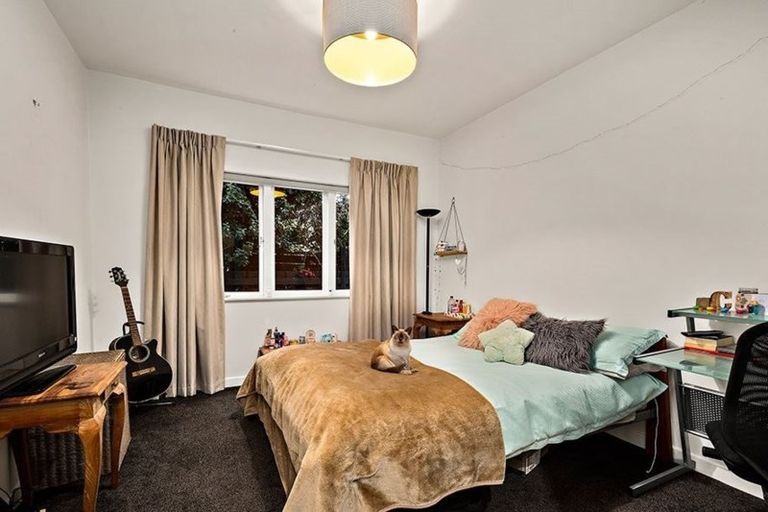 Photo of property in 1 Mickle Street, Te Atatu South, Auckland, 0610