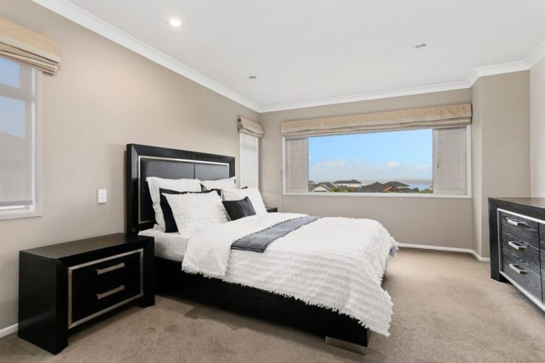 Photo of property in 9 Corsica Way, Karaka, Papakura, 2113