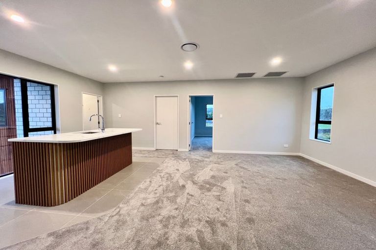 Photo of property in 16 Kiokio Place, Swanson, Auckland, 0614