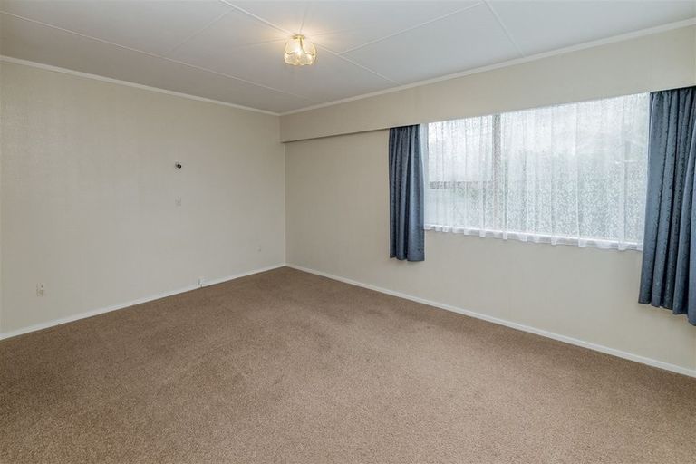 Photo of property in 16 Matipo Street, Levin, 5510