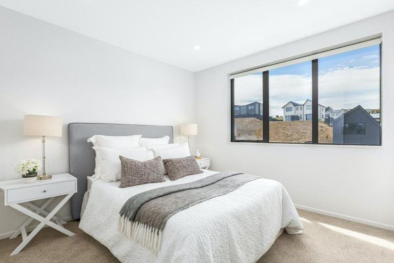 Photo of property in 44 Turtleback Avenue, Whitby, 5024