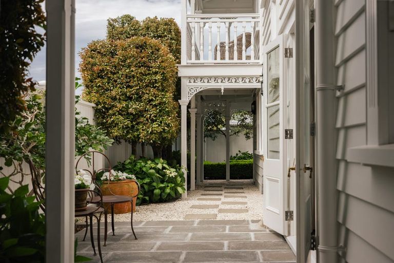 Photo of property in 31 Richmond Avenue, Northcote Point, Auckland, 0627