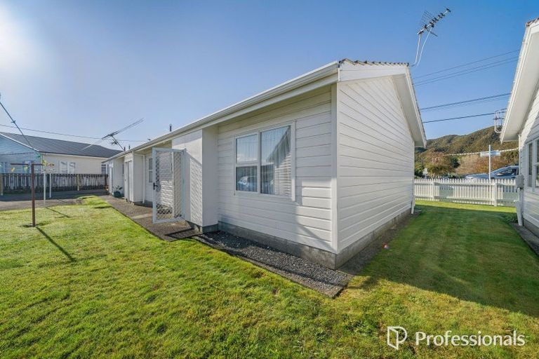 Photo of property in 1/1079 High Street, Taita, Lower Hutt, 5011