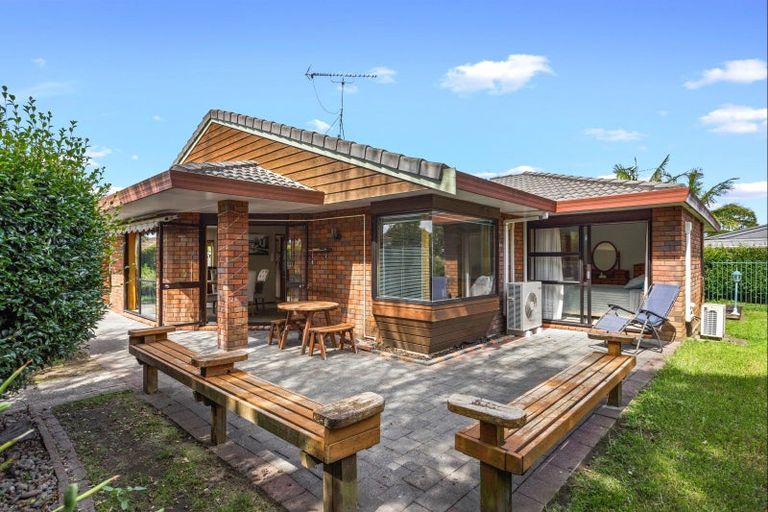 Photo of property in 24 Maygrove Drive, Orewa, 0931