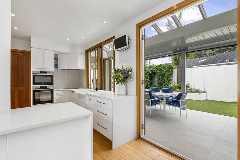 Photo of property in 2/14 Sanders Avenue, Takapuna, Auckland, 0622