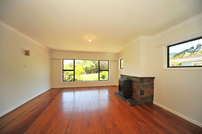 Photo of property in 20 Lyndhurst Road, Tawa, Wellington, 5028