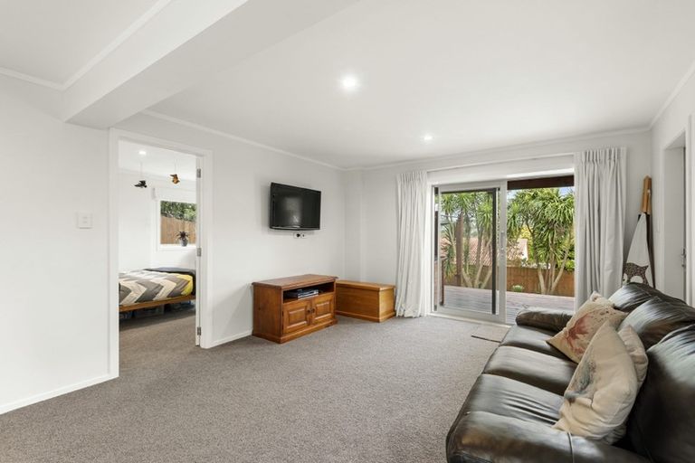 Photo of property in 24 Shanaway Rise, Hillcrest, Auckland, 0627