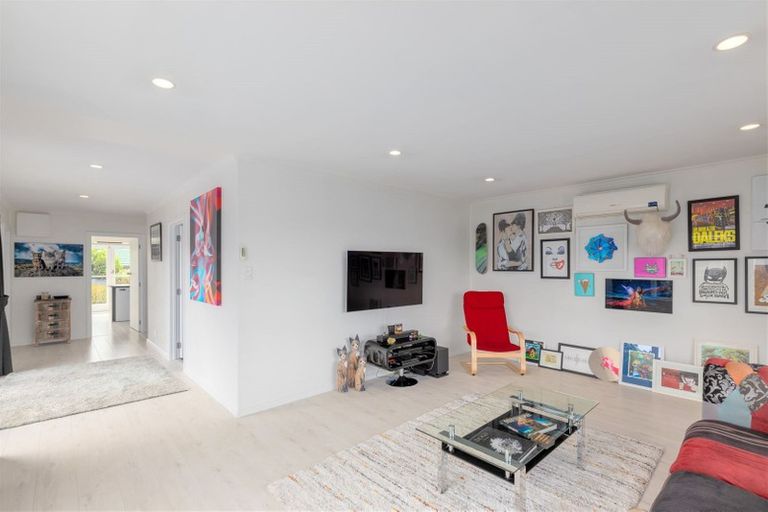 Photo of property in 262 Main North Road, Redwood, Christchurch, 8051