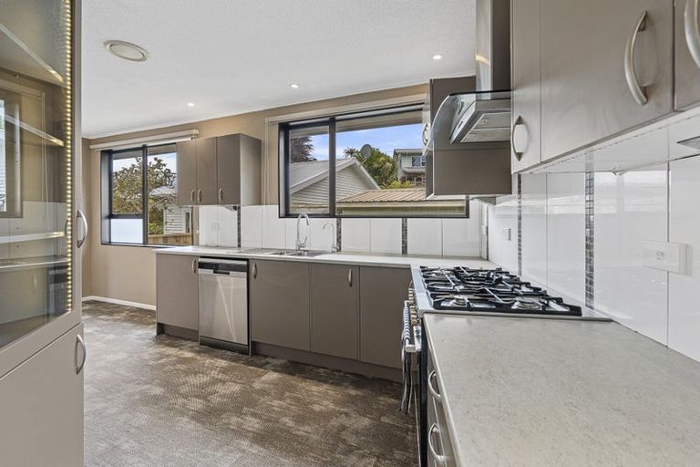 Photo of property in 174 Huatoki Street, Upper Vogeltown, New Plymouth, 4310