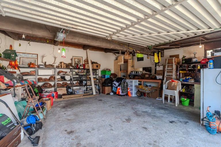 Photo of property in 28 Huntingdon Street, Northland, Wellington, 6012