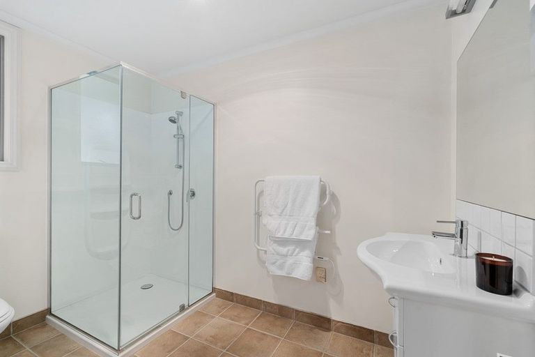 Photo of property in 1 Hollyhock Lane, Wanaka, 9305