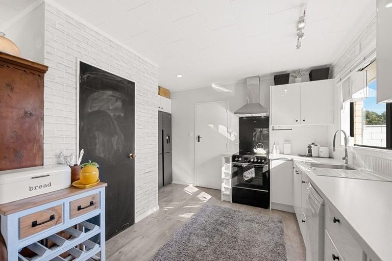 Photo of property in 210a Te Moana Road, Waikanae, 5036