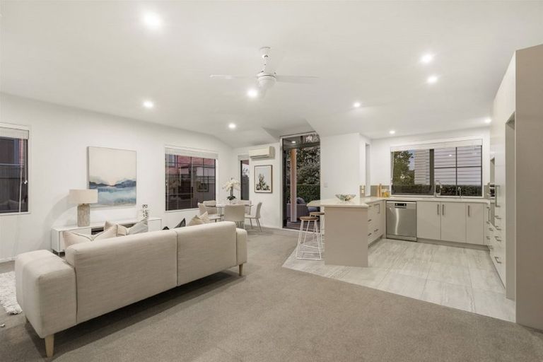 Photo of property in 4 Argyle Terrace, Milford, Auckland, 0620
