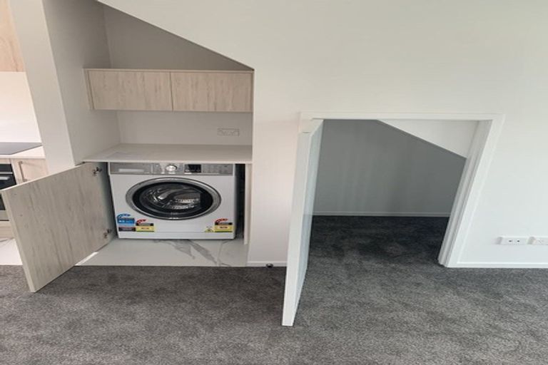 Photo of property in 1/2 Jadewynn Drive, Massey, Auckland, 0614