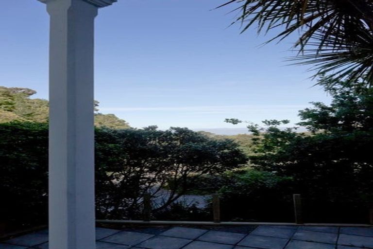 Photo of property in 53 Garden Road, Northland, Wellington, 6012