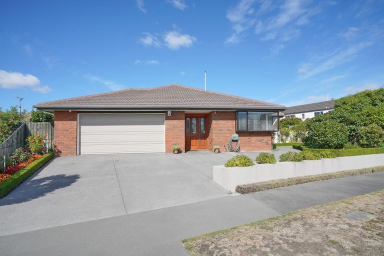 Photo of property in 19 Saint Pauls Place, Burwood, Christchurch, 8083