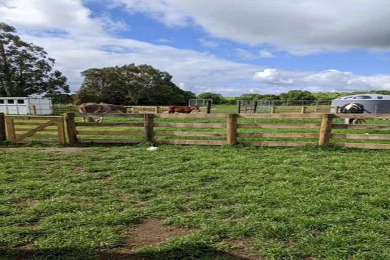 Photo of property in 19 Black Road, Ashley Clinton, Takapau, 4286