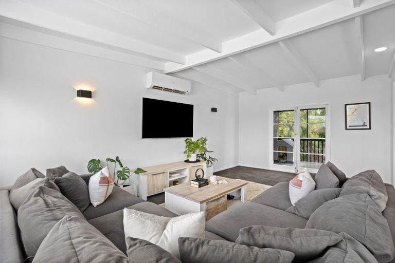 Photo of property in 20 Great North Road, Riverhead, 0820