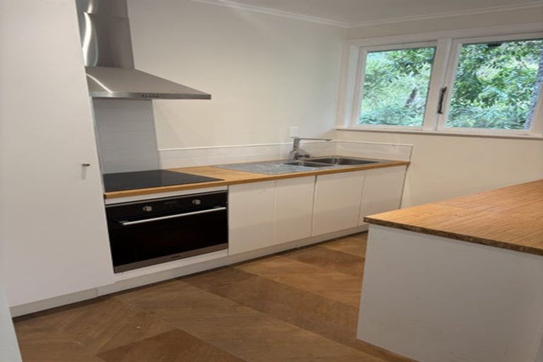 Photo of property in 233 Konini Road, Titirangi, Auckland, 0604