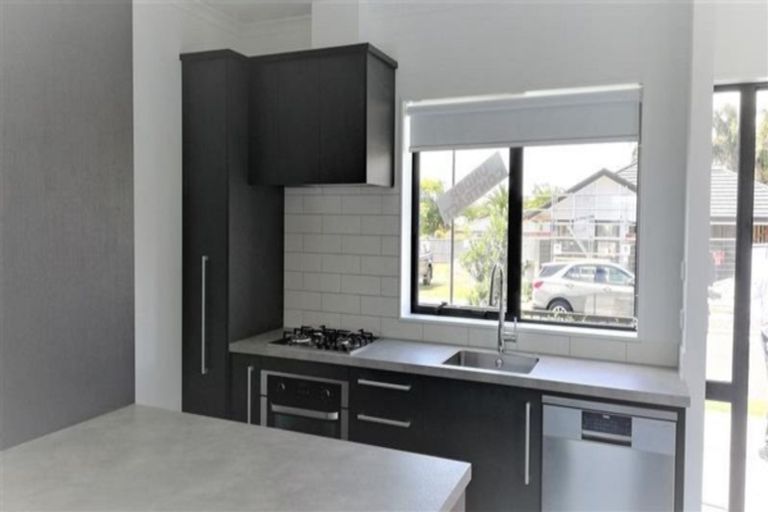 Photo of property in 3b Waituarua Drive, Takanini, 2112