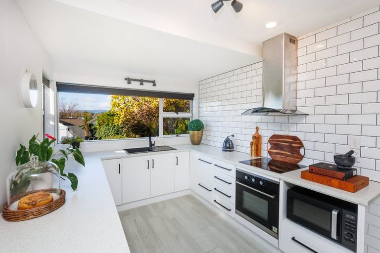 Photo of property in 11 Squires Place, Awapuni, Palmerston North, 4412