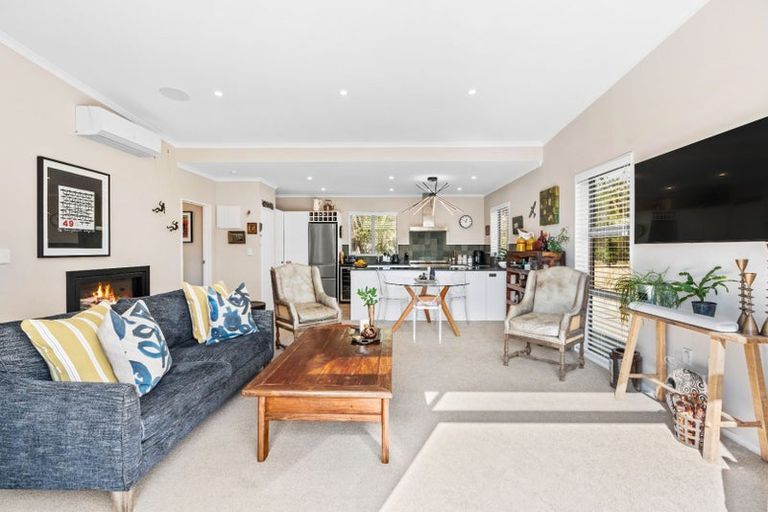 Photo of property in 15a Esther Street, Martinborough, 5711