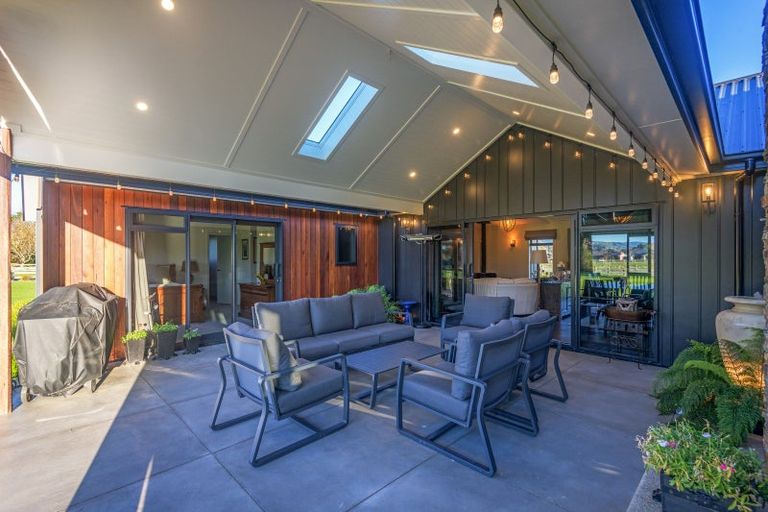 Photo of property in 2 Pheasant Lane, Aokautere, 4471