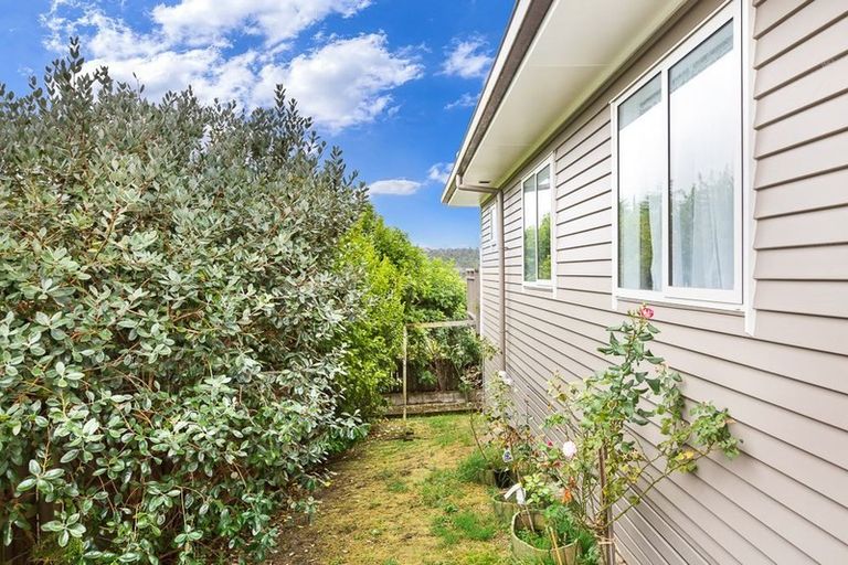 Photo of property in 16 Fern Court, Orewa, 0931