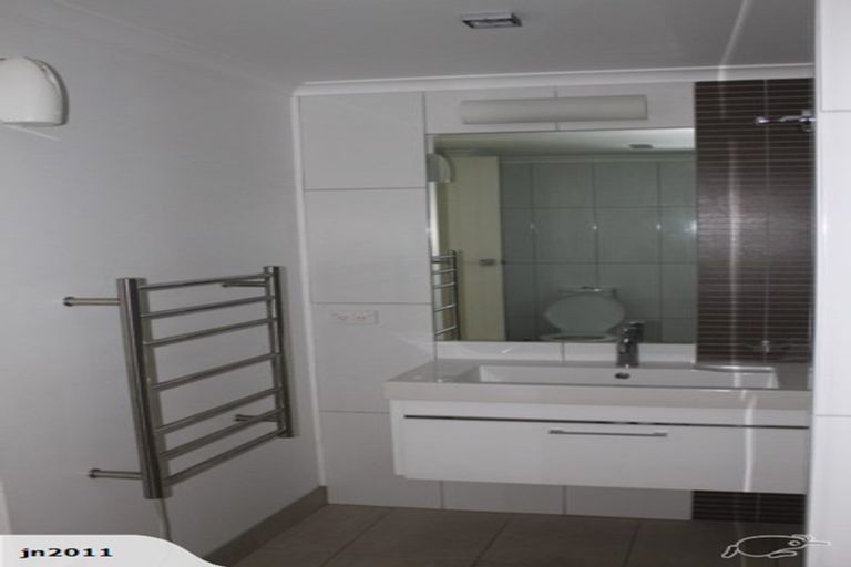 Photo of property in Bellagio Apartments, 2b/39 Taranaki Street, Te Aro, Wellington, 6011