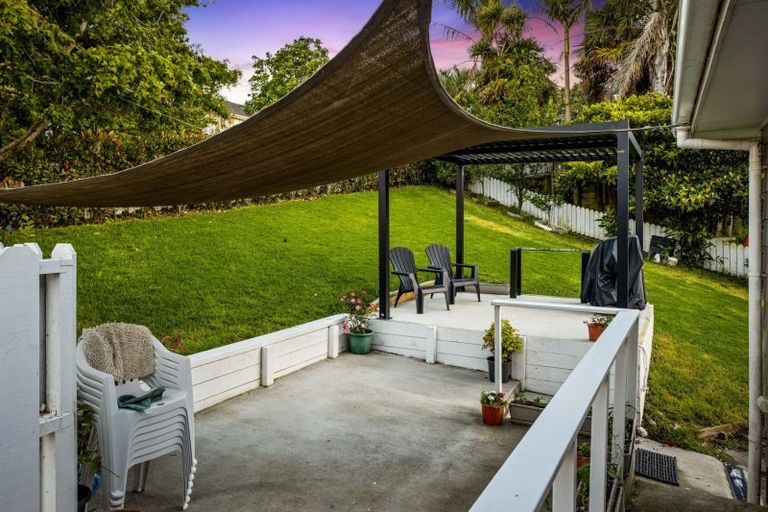 Photo of property in 4 Gallony Avenue, Massey, Auckland, 0614