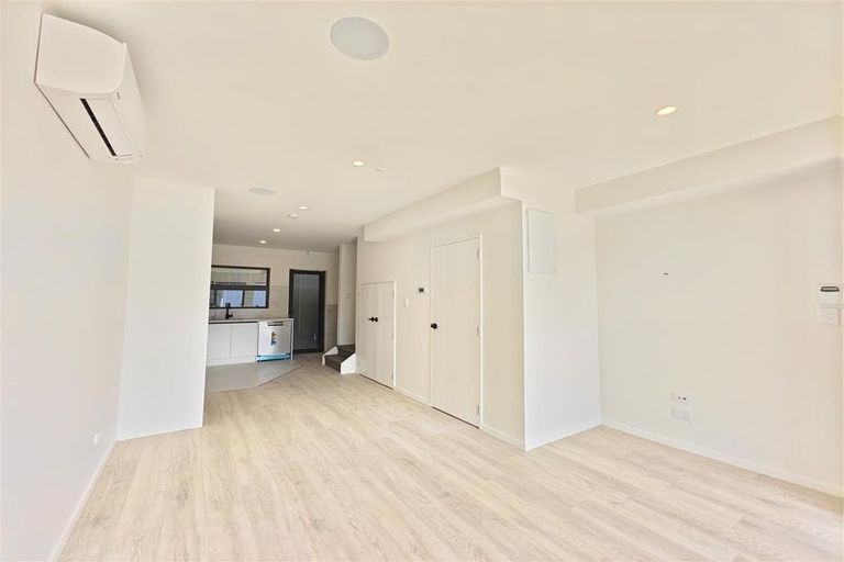 Photo of property in 13/13 Grove Lane, Pakuranga, Auckland, 2010