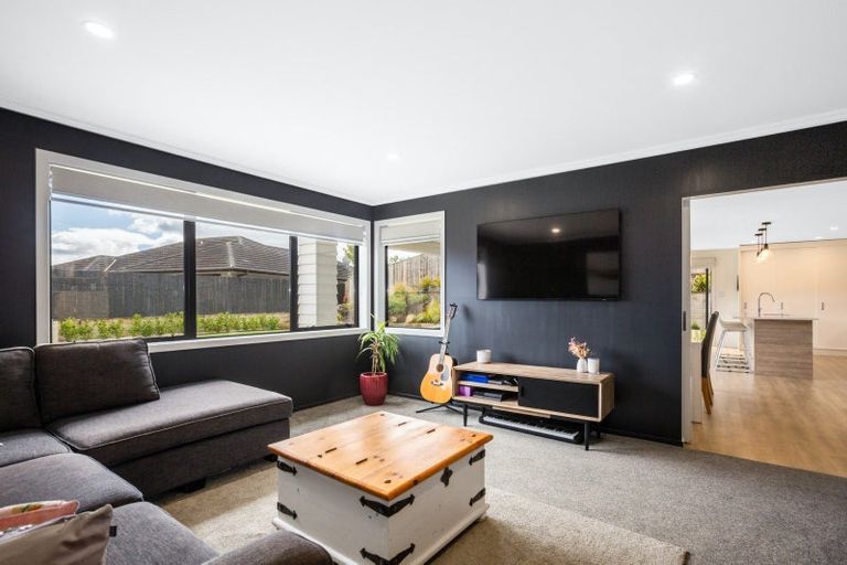 Photo of property in 194 Navigation Drive, Whitby, Porirua, 5024