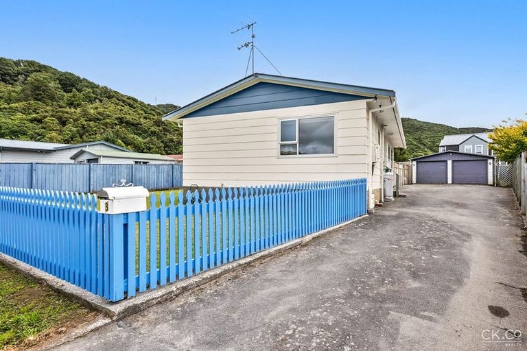 Photo of property in 3 Rakaia Grove, Wainuiomata, Lower Hutt, 5014