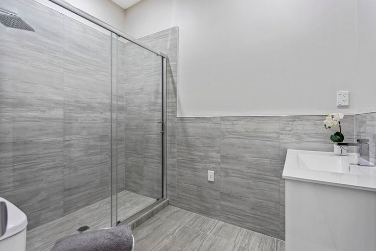 Photo of property in 17 Millcroft Lane, Ranui, Auckland, 0612