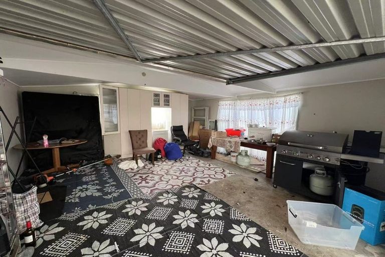 Photo of property in 48 Spence Road, Henderson, Auckland, 0612