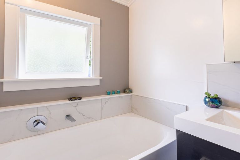 Photo of property in 9 Patterson Grove, Waikanae, 5036