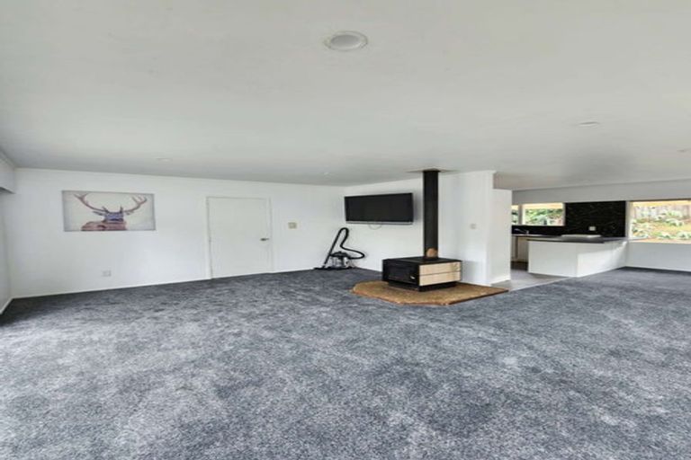 Photo of property in 1/63 Girrahween Drive, Totara Vale, Auckland, 0629