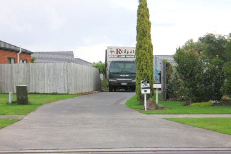Photo of property in 19 Maghera Drive, East Tamaki Heights, Auckland, 2016