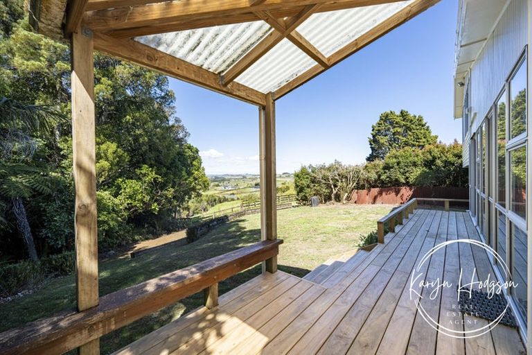 Photo of property in 26 Whaka Street, Maungaturoto, 0520