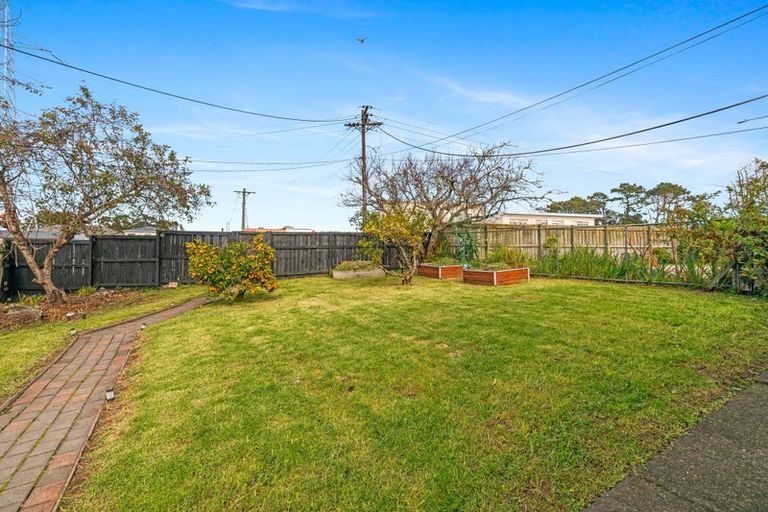 Photo of property in 3/100 Portage Road, New Lynn, Auckland, 0600