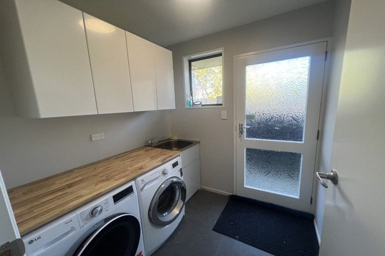 Photo of property in 1/120b Roydvale Avenue, Burnside, Christchurch, 8053