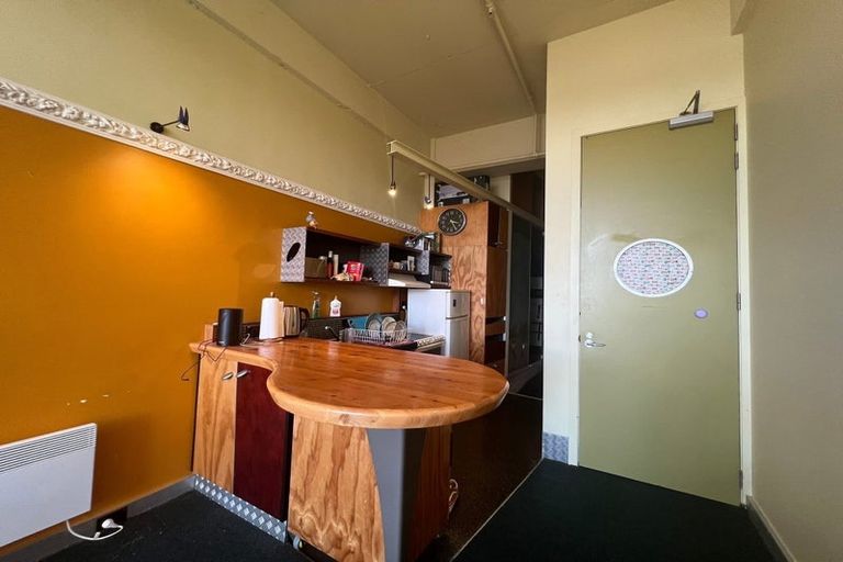 Photo of property in Qba Apartments, 2r/51 Webb Street, Mount Cook, Wellington, 6011