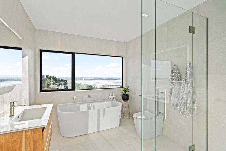 Photo of property in 13 Saint Remy Lane, Redcliffs, Christchurch, 8081