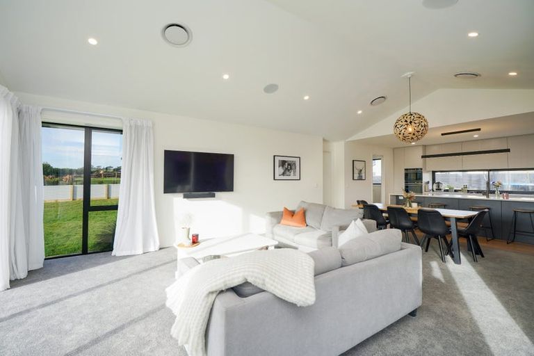 Photo of property in 6 Chatham Rise, Seaward Bush, Invercargill, 9812