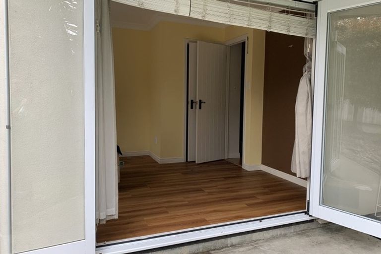 Photo of property in 131a Ocean View Road, Hillcrest, Auckland, 0627