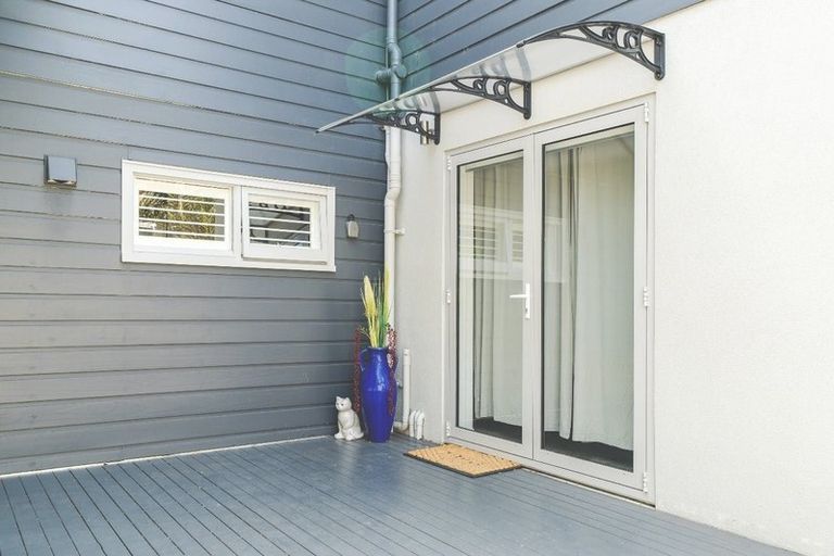 Photo of property in 1/11 Garmons Way, Castor Bay, Auckland, 0620
