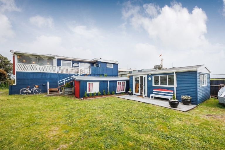 Photo of property in 7 Chaffey Street, Foxton Beach, Foxton, 4815