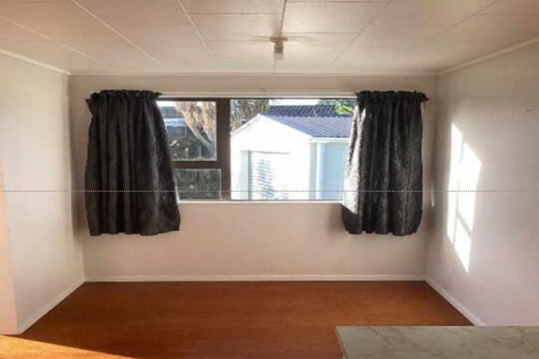 Photo of property in 2 Prion Place, One Tree Point, 0118